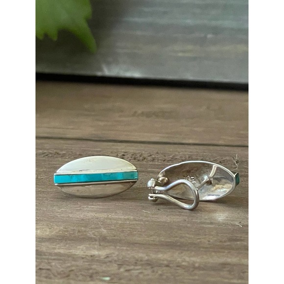 Vintage Turquoise Sterling Silver Earrings - Picture 8 of 8